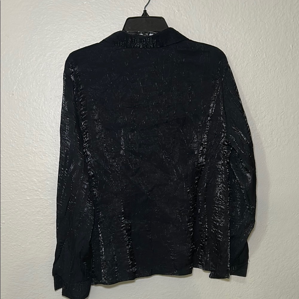 Black Textured Button-Up Shirt - Picture 6 of 7